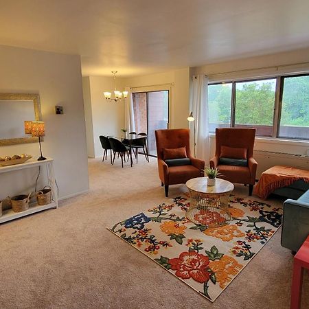 Apartment, One Bedroom Арлингтон Экстерьер фото
