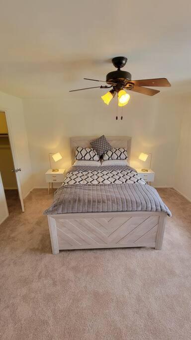 Apartment, One Bedroom Арлингтон Экстерьер фото