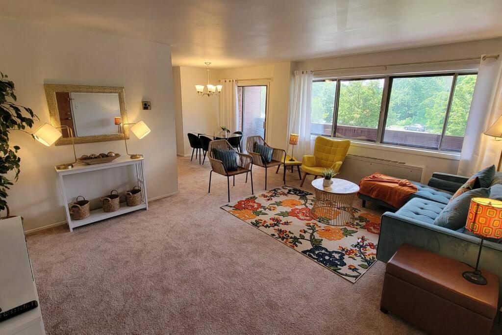 Apartment, One Bedroom Арлингтон Экстерьер фото