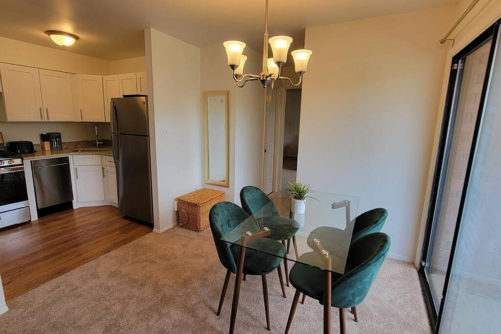 Apartment, One Bedroom Арлингтон Экстерьер фото