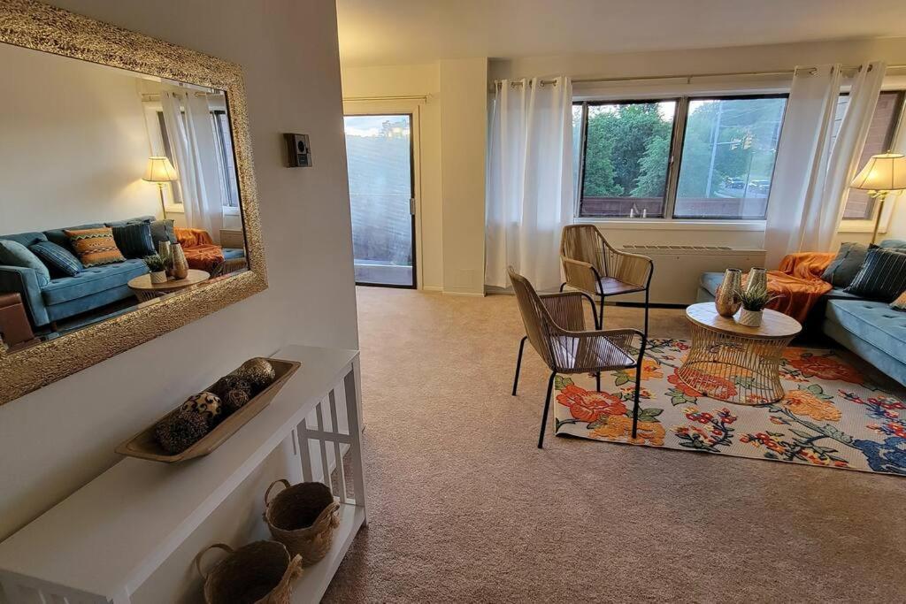 Apartment, One Bedroom Арлингтон Экстерьер фото