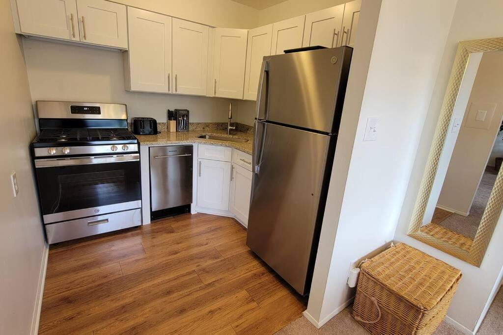 Apartment, One Bedroom Арлингтон Экстерьер фото